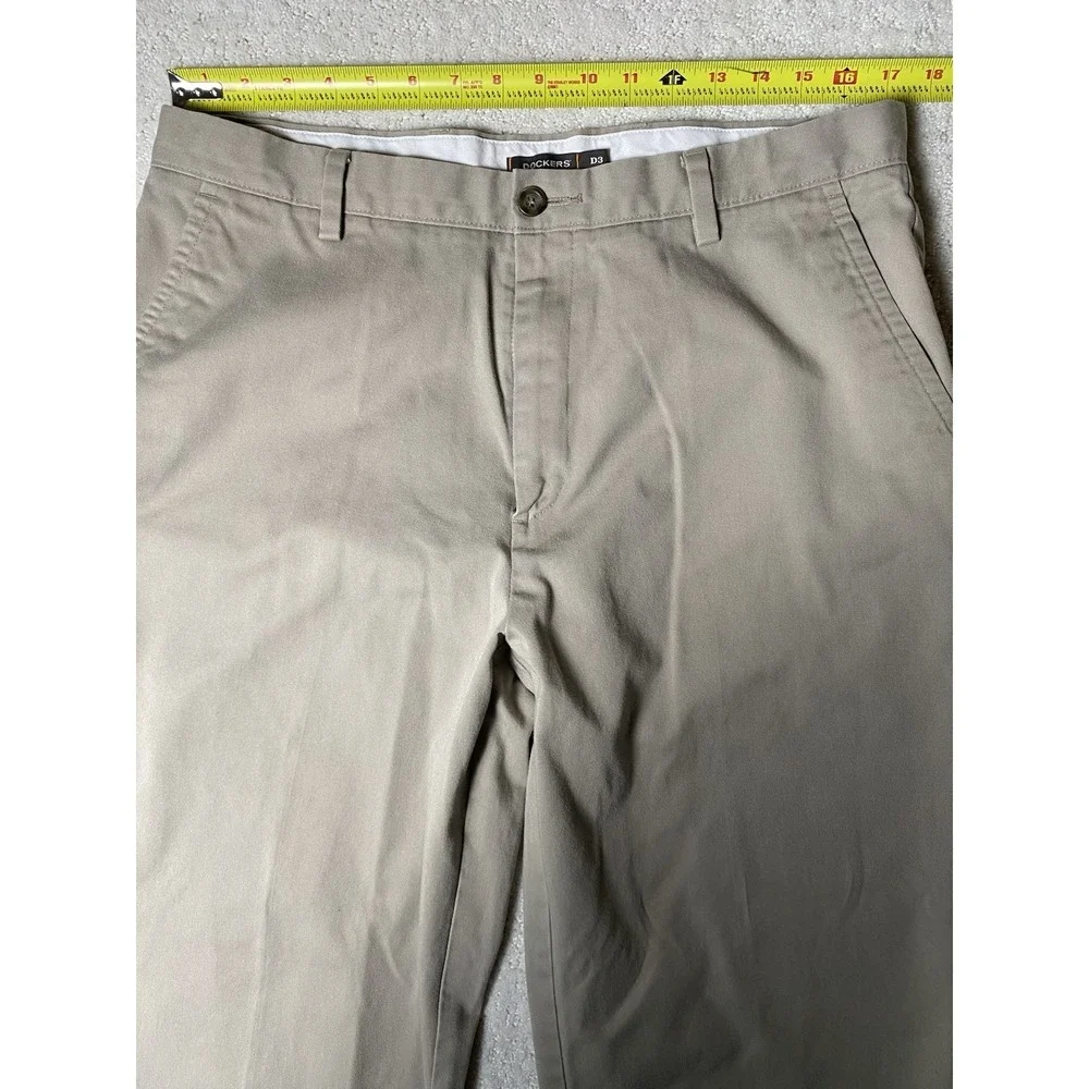 Dockers D3 Classic Fit Khaki Chino Pants Men's 35x30 Flat Front Casual Tan